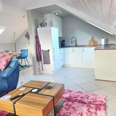 New Business With Private Parking Included Apartmán *